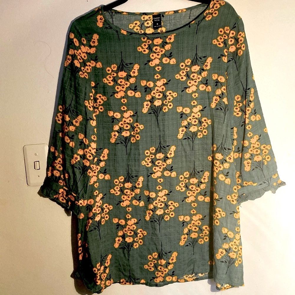 ❄️ EMERY ROSE boho Sage green cotton floral 3/4 sleeve top •Size M •20”ptp